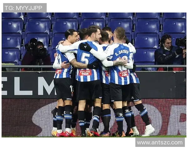 日本亚足对阵阿联酋比赛结果揭晓引发球迷热议与期待